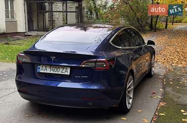 Седан Tesla Model 3 2018 в 