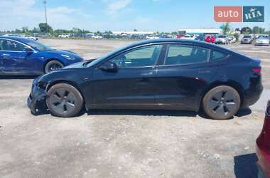 Седан Tesla Model 3 2023 в 