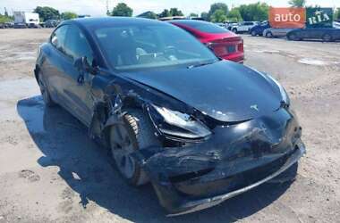 Седан Tesla Model 3 2023 в 