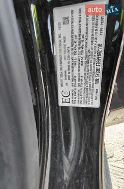 Седан Tesla Model 3 2023 в 