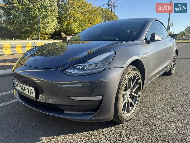 Tesla Model 3 2020