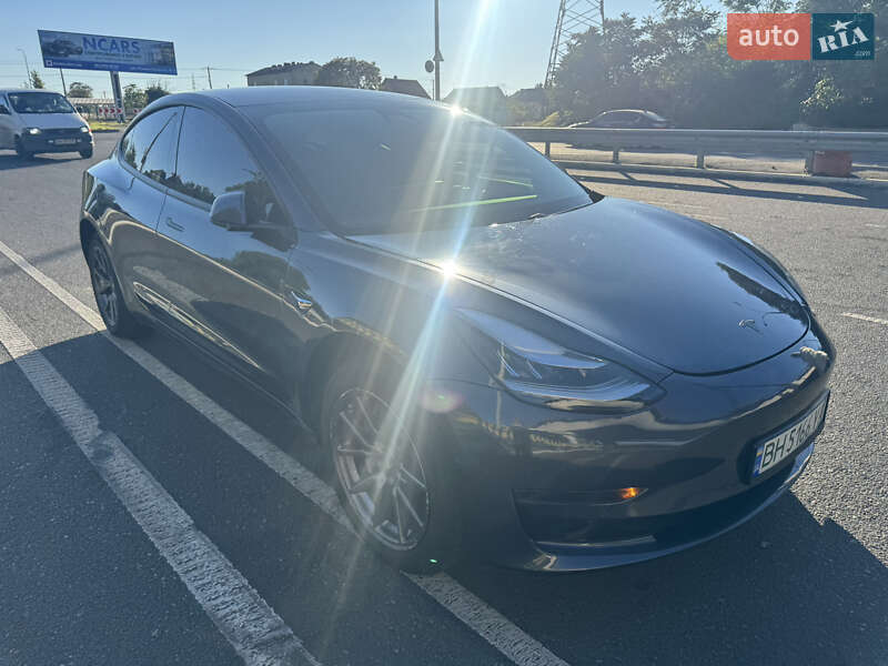 Седан Tesla Model 3 2020 в Одесі