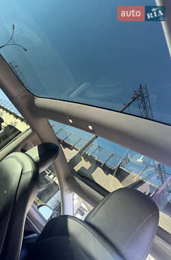 Седан Tesla Model 3 2020 в 