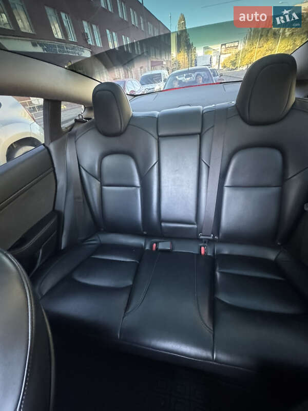Седан Tesla Model 3 2020 в Одесі