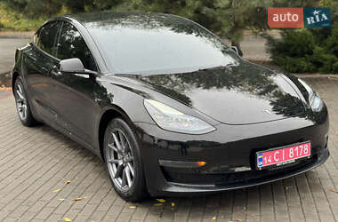 Седан Tesla Model 3 2023 в Черкассах