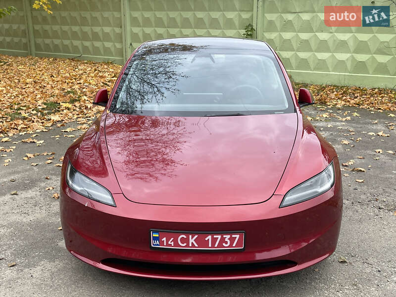 Седан Tesla Model 3 2024 в Новояворовске