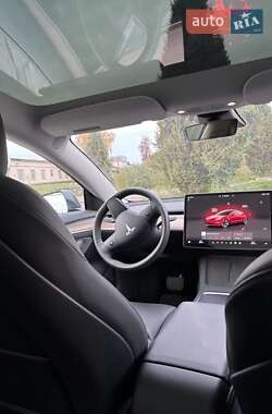 Седан Tesla Model 3 2023 в Пирятині