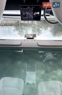 Седан Tesla Model 3 2020 в 