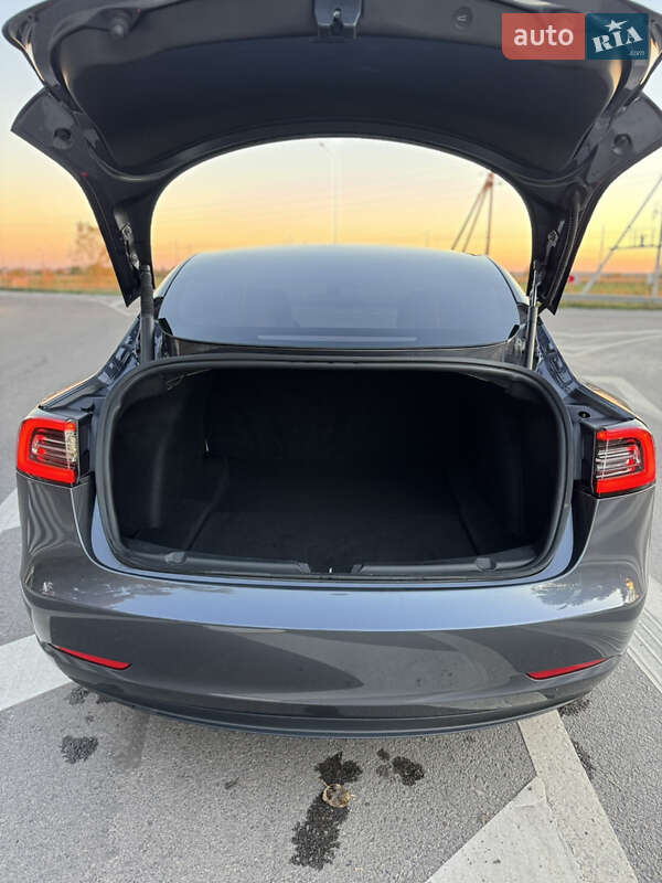 Седан Tesla Model 3 2023 в Луцке фото 39 Седан Tesla Model 3 2023 в Луцке