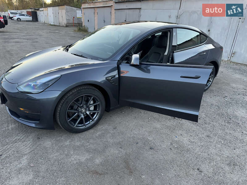 Седан Tesla Model 3 2023 в Киеве фото 10 Седан Tesla Model 3 2023 в Киеве