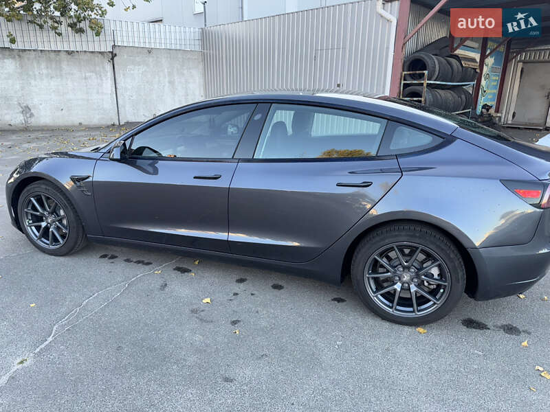 Седан Tesla Model 3 2023 в Киеве фото 29 Седан Tesla Model 3 2023 в Киеве