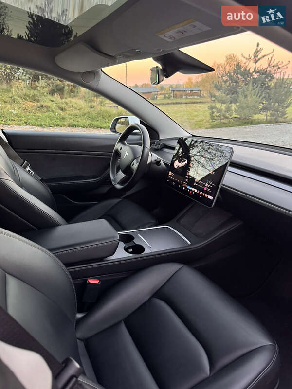 Седан Tesla Model 3 2020 в Львове фото 19 Седан Tesla Model 3 2020 в Львове