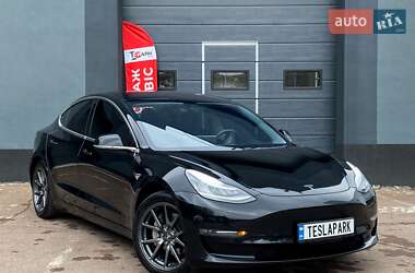 Седан Tesla Model 3 2018 в Києві