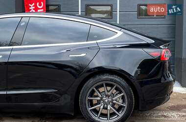Седан Tesla Model 3 2018 в 
