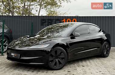 Седан Tesla Model 3 2024 в 