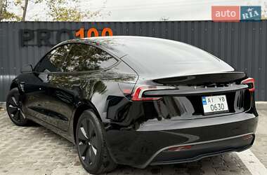 Седан Tesla Model 3 2024 в 