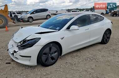 Седан Tesla Model 3 2018 в  Седан Tesla Model 3 2018 в