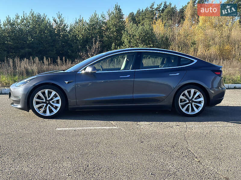 Седан Tesla Model 3 2019 в Киеве