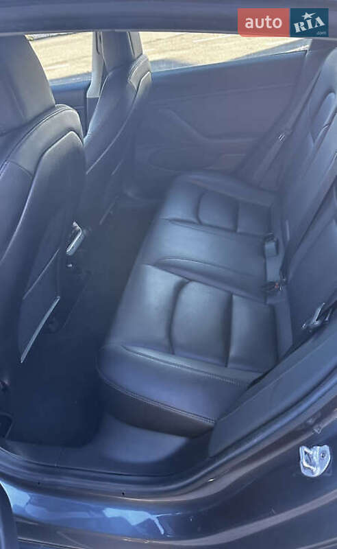 Седан Tesla Model 3 2019 в Киеве