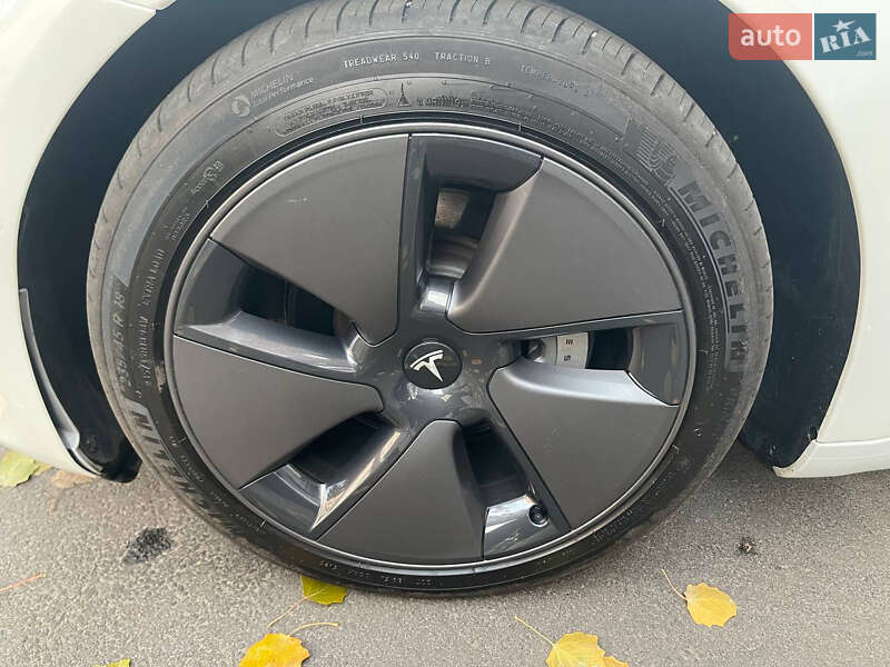 Седан Tesla Model 3 2021 в Дніпрі фото 20 Седан Tesla Model 3 2021 в Дніпрі