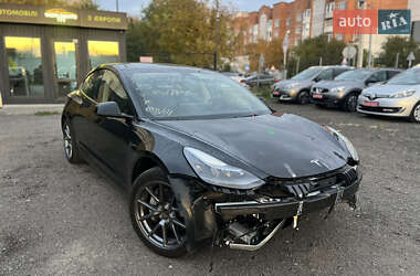 Седан Tesla Model 3 2023 в Луцке