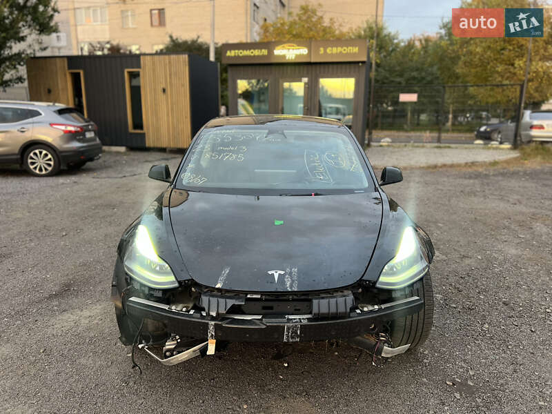Седан Tesla Model 3 2023 в Луцке