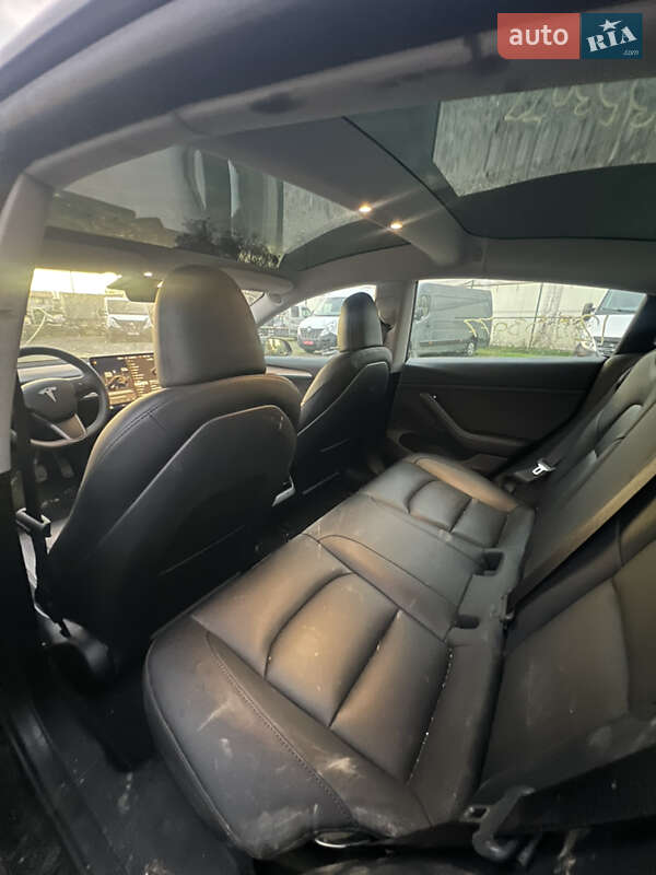 Седан Tesla Model 3 2023 в Луцке