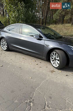 Седан Tesla Model 3 2019 в 