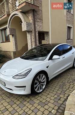 Седан Tesla Model 3 2018 в Львове