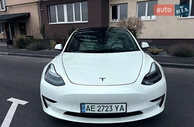 Седан Tesla Model 3 2021 в 