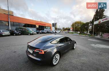 Седан Tesla Model 3 2022 в 