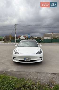 Седан Tesla Model 3 2021 в 
