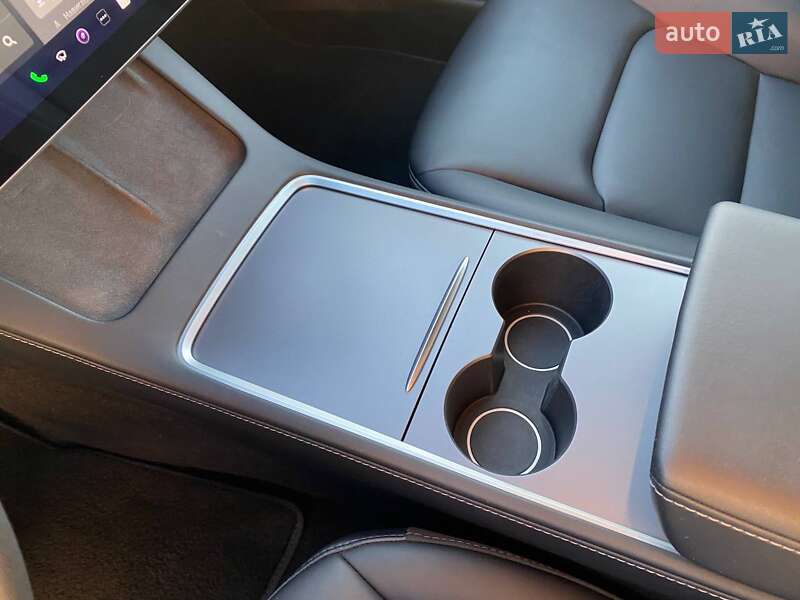 Седан Tesla Model 3 2022 в Львові