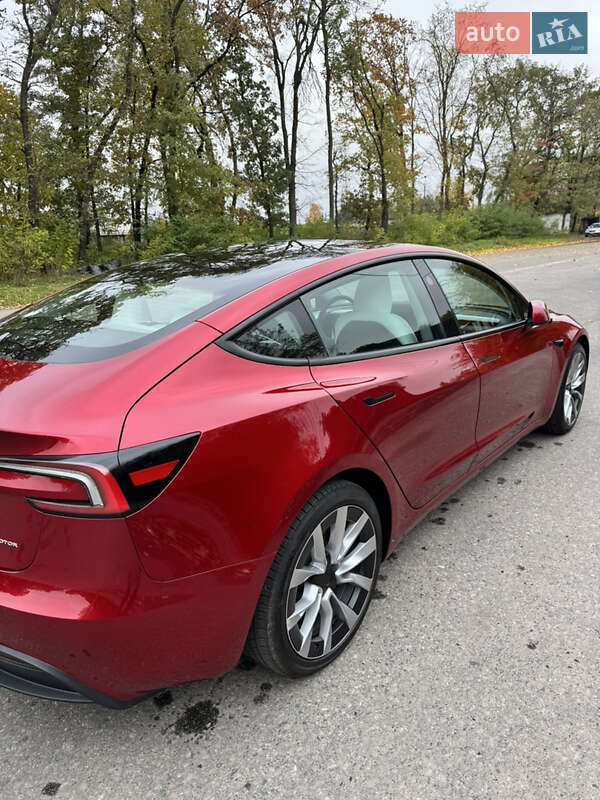 Седан Tesla Model 3 2024 в Білій Церкві