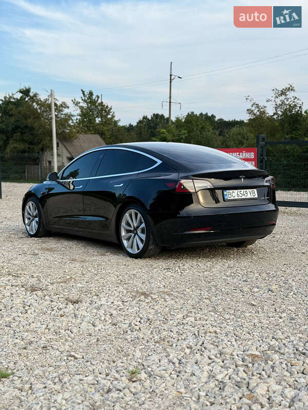 Седан Tesla Model 3 2018 в Яворове
