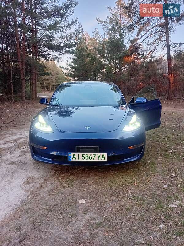 Седан Tesla Model 3 2021 в Ирпене