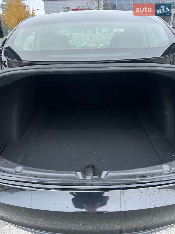 Седан Tesla Model 3 2019 в Ірпені