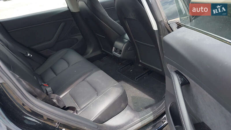 Седан Tesla Model 3 2018 в Львове