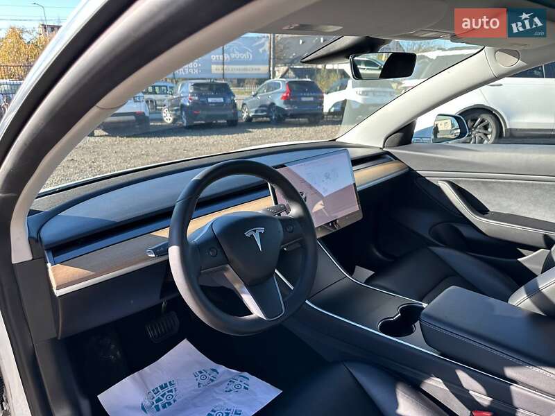 Седан Tesla Model 3 2020 в Львові фото 14 Седан Tesla Model 3 2020 в Львові