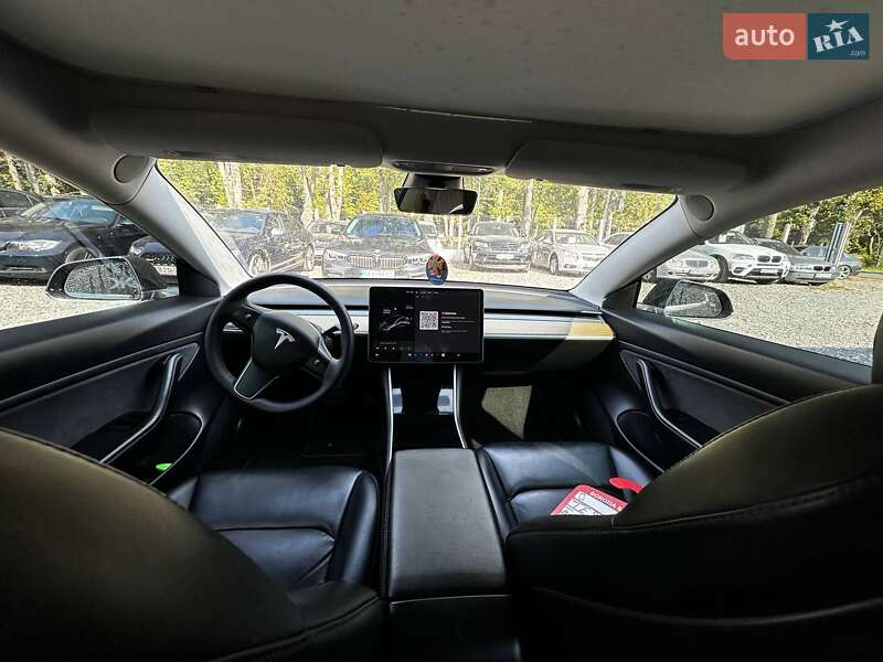 Седан Tesla Model 3 2019 в Вінниці