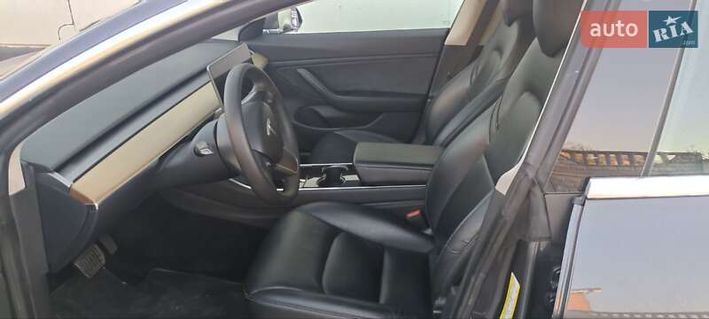 Седан Tesla Model 3 2019 в Вінниці