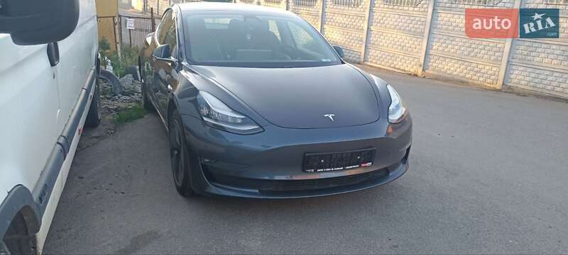 Седан Tesla Model 3 2019 в Вінниці