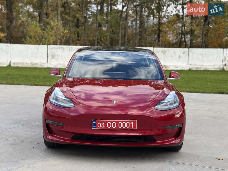 Седан Tesla Model 3 2019 в Луцьку