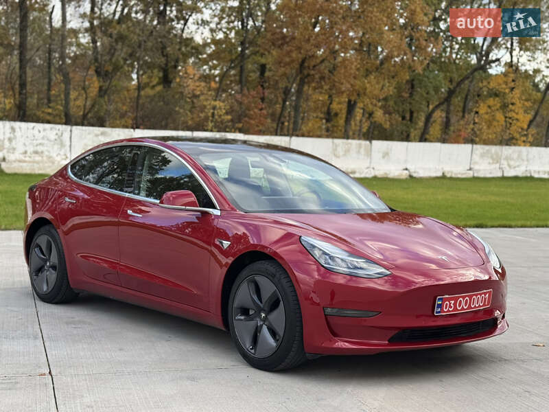 Седан Tesla Model 3 2019 в Луцьку