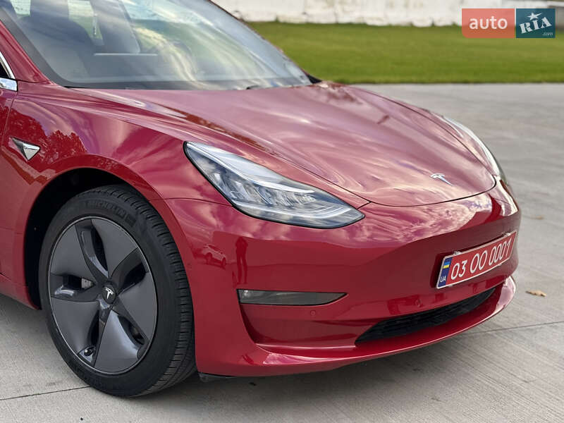 Седан Tesla Model 3 2019 в Луцьку
