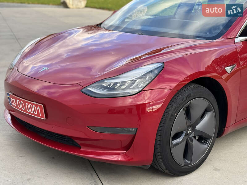 Седан Tesla Model 3 2019 в Луцьку