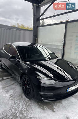 Седан Tesla Model 3 2019 в Киеве