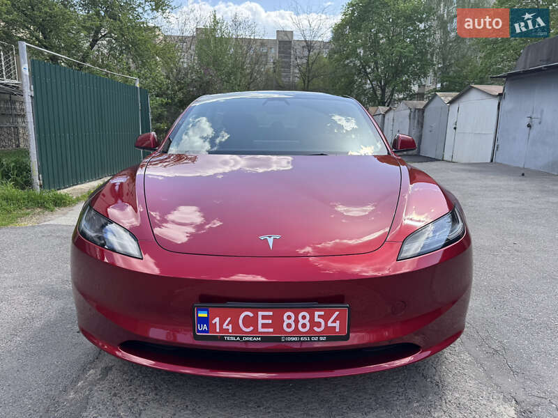 Седан Tesla Model 3 2024 в Виннице
