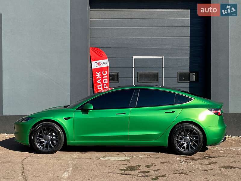 Седан Tesla Model 3 2025 в Киеве фото 7 Седан Tesla Model 3 2025 в Киеве