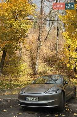 Седан Tesla Model 3 2024 в Львове